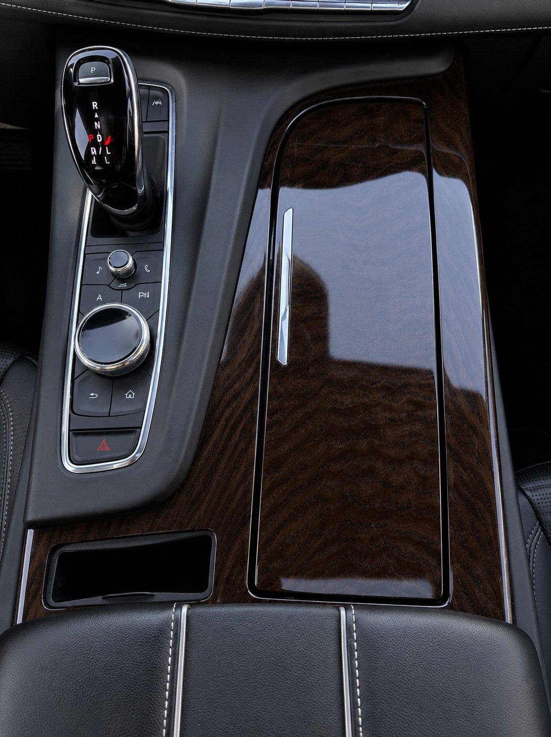 Certified 2023 Cadillac Escalade Premium Luxury RWD image 16