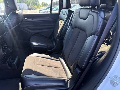 Used 2023 Jeep Grand Cherokee L Laredo AWD/4WD image 11