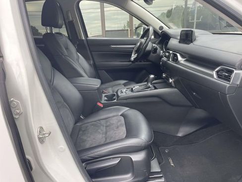 Used 2018 MAZDA CX-5 Touring w/ Preferred Equipment Package FWD image 9