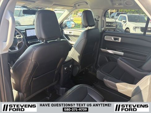 Used 2022 Ford Explorer Limited w/ Equipment Group 301A AWD/4WD image 31