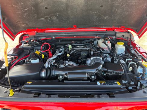 Certified 2023 Jeep Gladiator Overland w/ Trailer Tow Package image 21