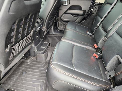 Used 2021 Jeep Wrangler Unlimited Rubicon image 12