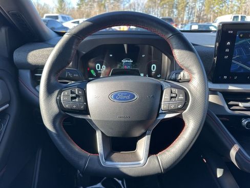 Used 2025 Ford Explorer ST-Line w/ ST-Line Street Pack image 14
