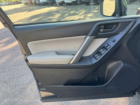 Used 2018 Subaru Forester 2.5i Premium w/ Protection Package #1 AWD/4WD image 13