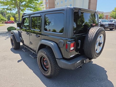 Used 2018 Jeep Wrangler Unlimited Sport S AWD/4WD image 5