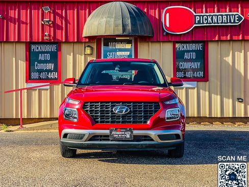 Used 2020 Hyundai Venue SE image 3