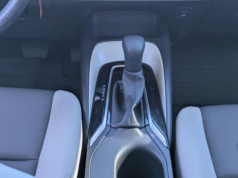 Used 2025 Toyota Corolla LE image 20