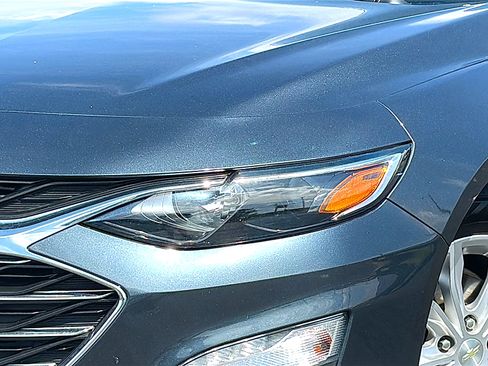 Used 2021 Chevrolet Malibu LT FWD image 4
