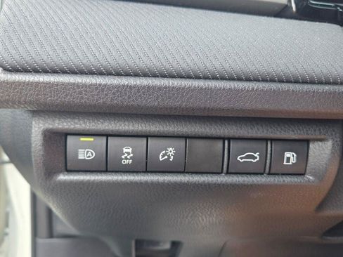 Used 2025 Toyota Camry SE FWD image 13