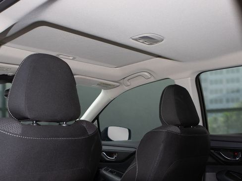 Used 2023 Subaru Outback Premium image 12