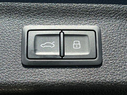 Used 2022 Audi Q3 2.0T Premium w/ Convenience Package image 19