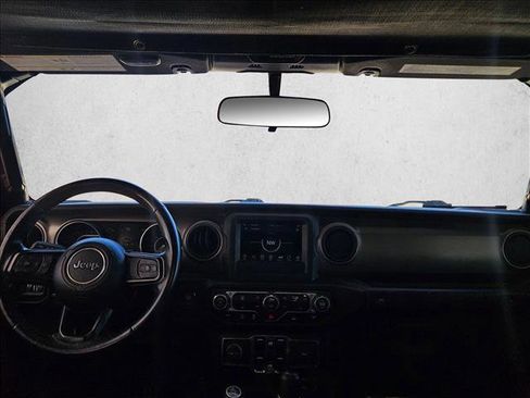 Used 2021 Jeep Gladiator Willys image 17