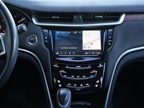 Used 2019 Cadillac XTS Luxury image 13