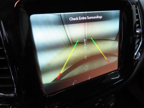 Used 2018 Jeep Compass Limited w/ Navigation Group image 17