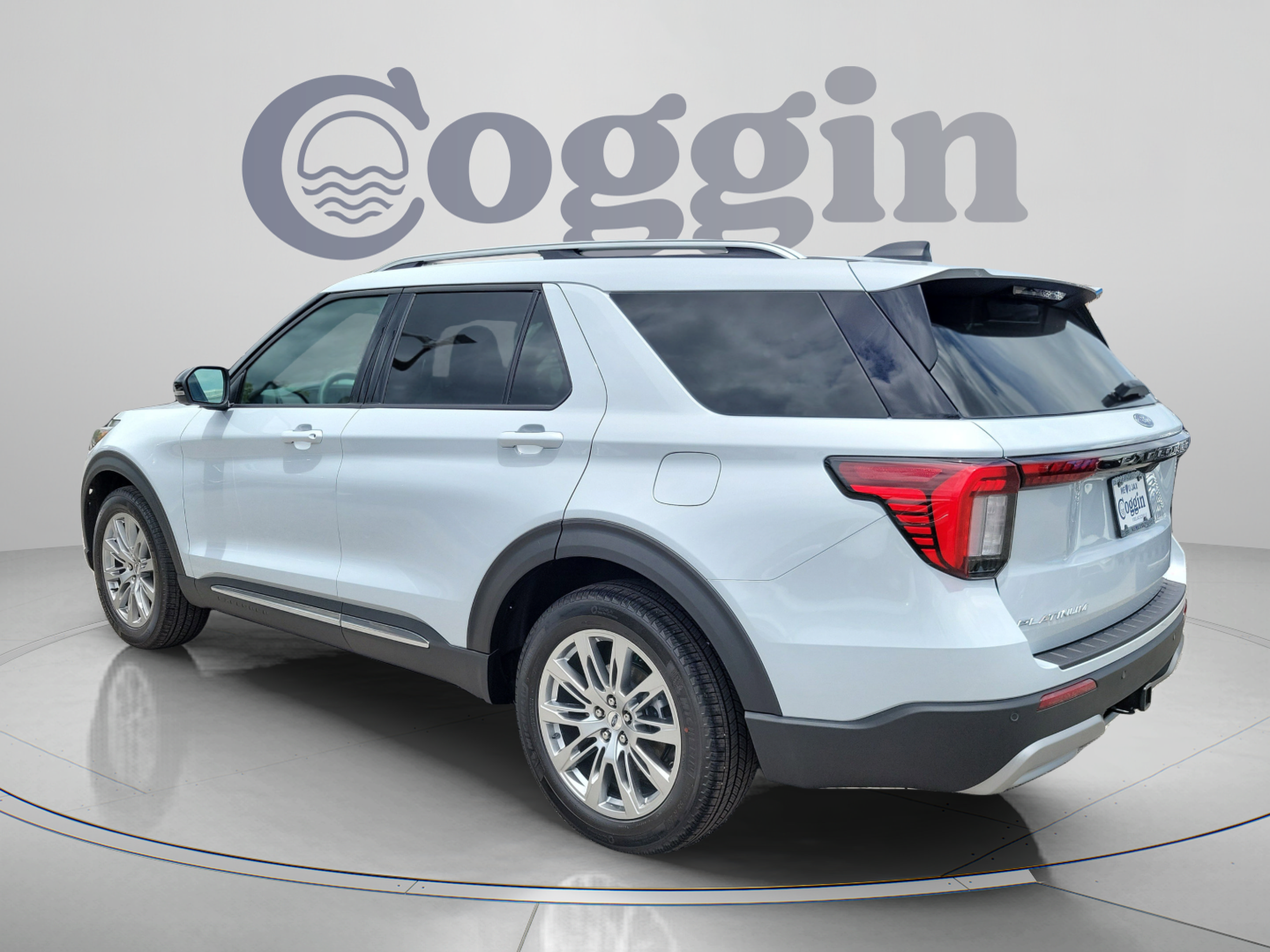 New 2026 Ford Explorer Platinum RWD image 2