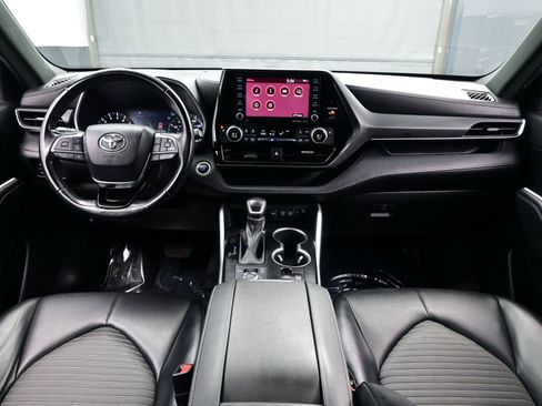 Used 2021 Toyota Highlander XSE image 17