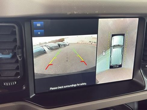 Used 2023 Ford Bronco Wildtrak image 13