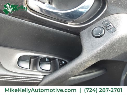 Used 2017 Nissan Rogue SV image 15