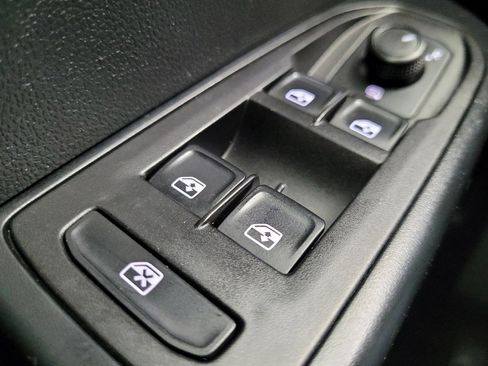 Used 2024 Volkswagen Taos SE image 27