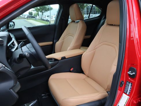 Used 2025 Lexus UX 300h FWD image 33