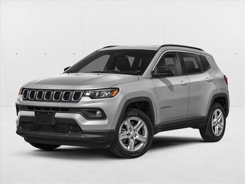 Used 2024 Jeep Compass Latitude w/ Altitude Special Edition AWD/4WD image 1