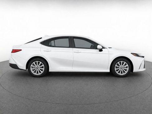 Used 2025 Toyota Camry LE FWD image 8