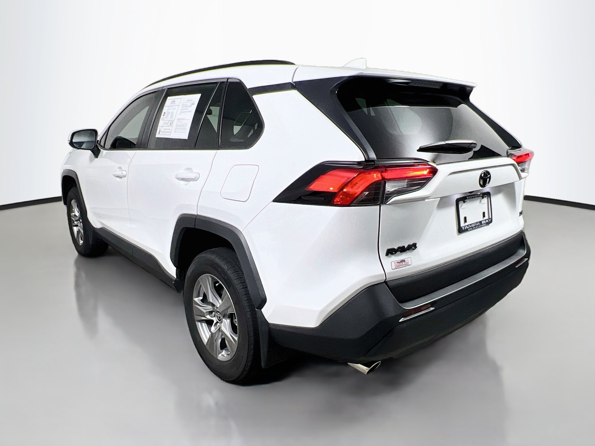 Used 2024 Toyota RAV4 XLE w/ Convenience Package FWD image 8