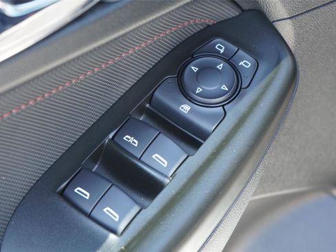 Used 2021 Chevrolet TrailBlazer RS w/ Technology Package FWD image 20