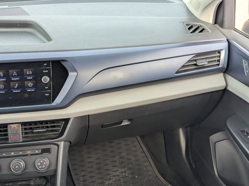 Used 2022 Volkswagen Taos SE image 18