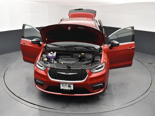 New 2026 Chrysler Pacifica Select AWD/4WD image 26