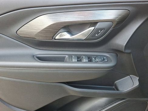 Used 2024 GMC Terrain SLE image 13