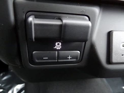 Used 2024 Chevrolet Silverado 1500 Custom image 25