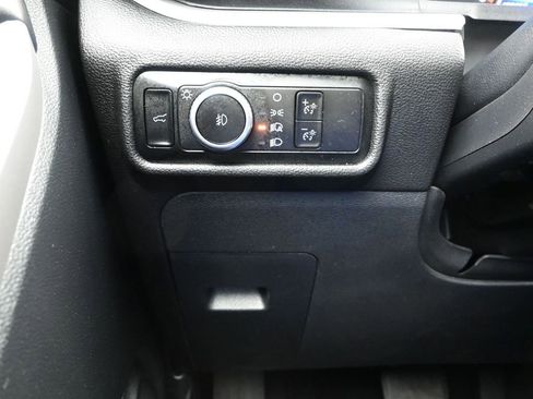 Used 2024 Ford Explorer XLT w/ Equipment Group 202A image 18