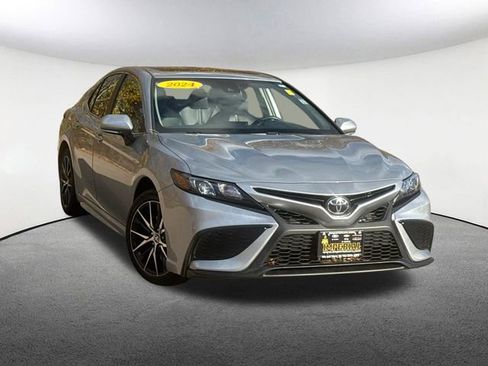 Used 2024 Toyota Camry SE w/ Cold Weather Package image 2