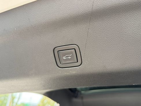 Certified 2023 GMC Yukon Denali Ultimate AWD/4WD image 13