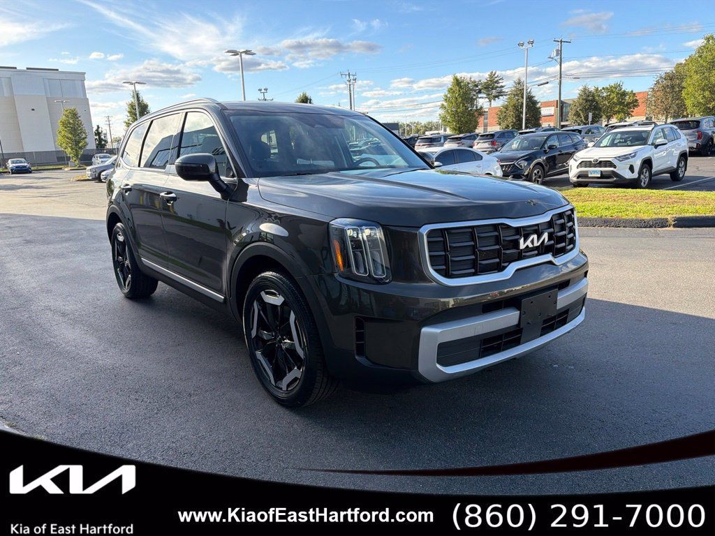 Certified 2024 Kia Telluride S w/ S Sunroof Package AWD/4WD image 5