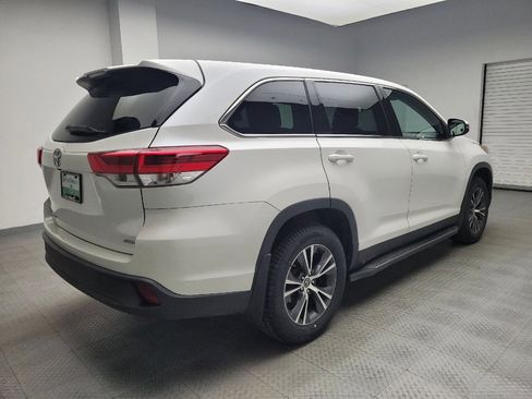 Used 2019 Toyota Highlander LE image 10