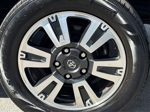 Used 2020 Toyota Tundra SR5 w/ SR5 Upgrade Package image 13