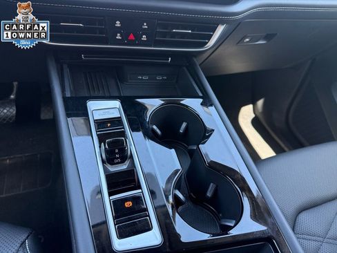 Used 2025 Volkswagen Atlas SE AWD/4WD image 11