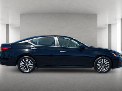 Used 2024 Nissan Altima 2.5 SV