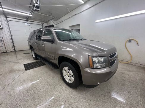 Used 2012 Chevrolet Suburban LT w/ Luxury Package image 3