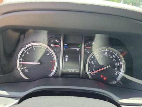 Used 2022 Toyota 4Runner TRD Off-Road Premium w/ Moonroof Package AWD/4WD image 35