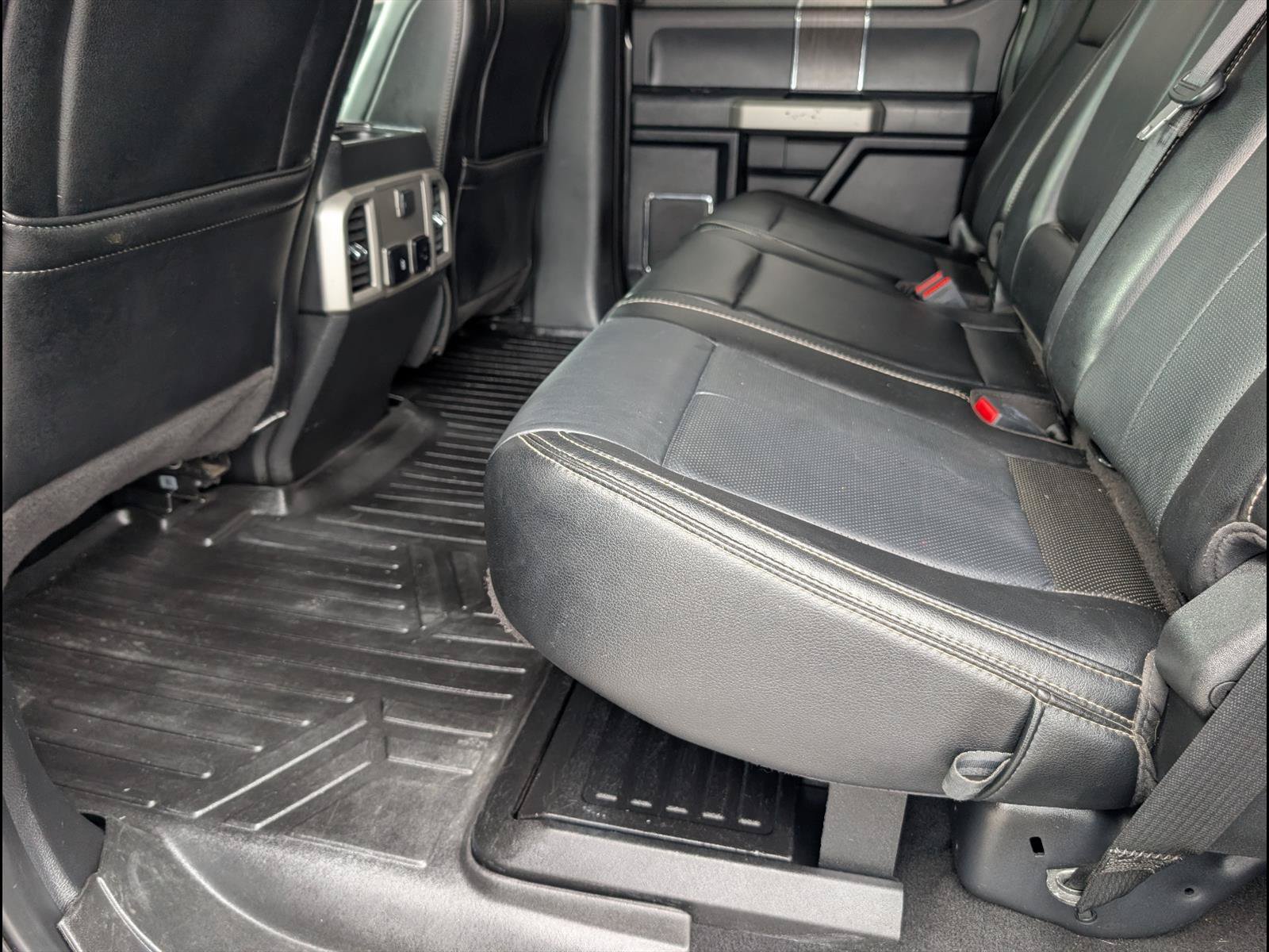 Used 2020 Ford F250 Lariat w/ Lariat Value Package AWD/4WD image 12