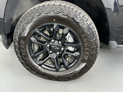Used 2025 Chevrolet Colorado Z71 w/ Midnight Edition AWD/4WD image 32