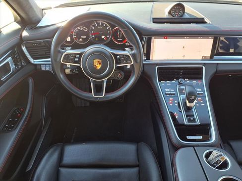 Used 2019 Porsche Panamera GTS image 7