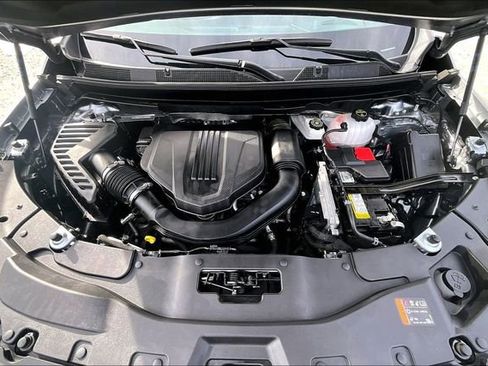 Used 2025 Chevrolet Traverse LT image 9