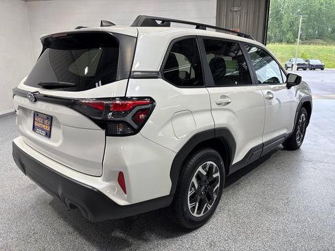 Used 2025 Subaru Forester Premium AWD/4WD image 7