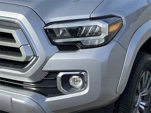 Used 2020 Toyota Tacoma Limited image 11