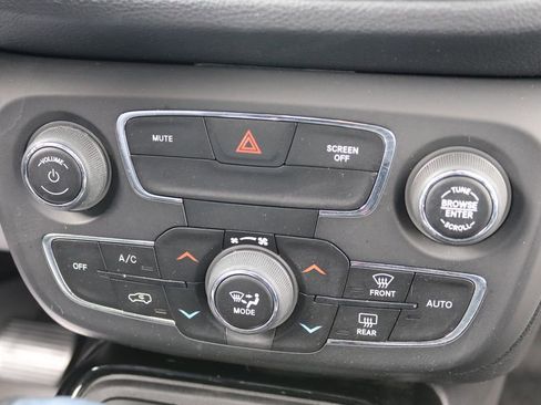 Used 2020 Jeep Compass Limited image 22