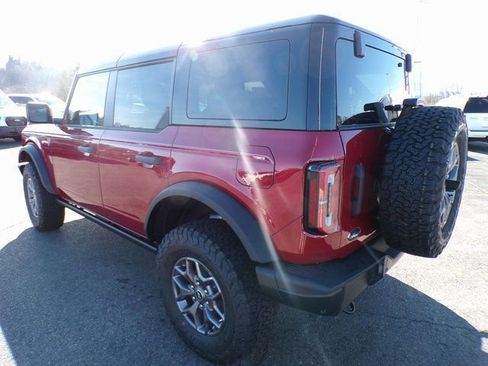 New 2025 Ford Bronco Badlands image 3